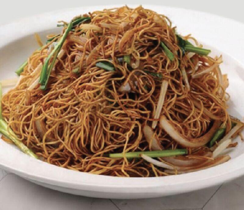 Stir Fried Egg Noodle w. Soy Sauce